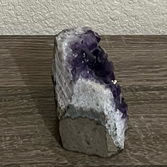 🖤 Grade A Uruguayan Standing Amethyst Crystal Quartz 2.5”by 2.5” - Picture 8 of 13